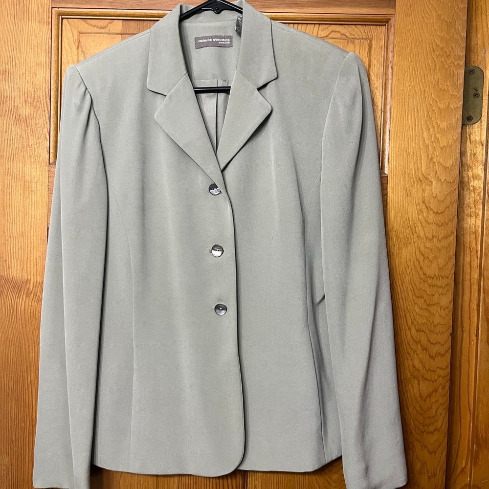 Valerie Stevens pure silk blazer